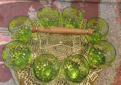 Flower Power 60″s 70″s 7 Roly Poly Glasses w /Caddy Green Yellow Daisies