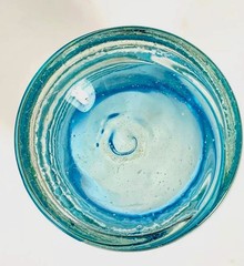 PIER 1 HANDBLOWN BLUE SWIRL DRINKING GLASS 6” TALL 3-1/4” WIDE