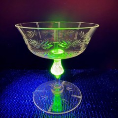 Vintage Uranium Glass Etched Laurel Leaf Champagne Coupes Vaseline Stem Cups Set