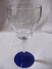 VINTAGE ELEGANT GLASS CRYSTAL ETCH TALL WATER GOBLETS BLUE FEET 7 3/4″ H 6 PCS.