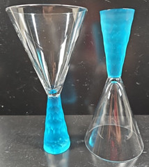 2 Artland Presscott Aqua Wine Glasses Set Elegant Clear Frosted Stemware Bar Lot
