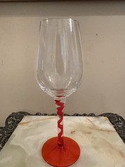 GORGEOUS VINTAGE HUTSCHENREUTHER RUBINO RED RIBBON STEM 9 1/4”T