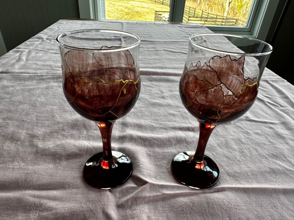 2 Crystal Claret Wine Glasses Unmarked Probable Romanian Gold Drizzle Unusual