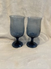 Pfaltzgraff Glass Goblets Blue w/ White Etched Flowers Retro 6.5″ Set Of 2 Vtg