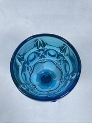 Kanawha BULLSEYE AND DAISY Blue Glass Goblet 6.25″ H x 3″ W – Excellent