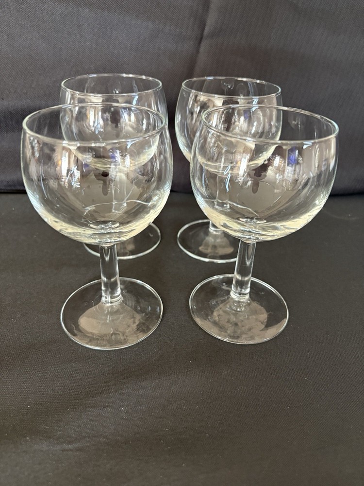 Set Of 4 Crystal Embassy Wine Glasses