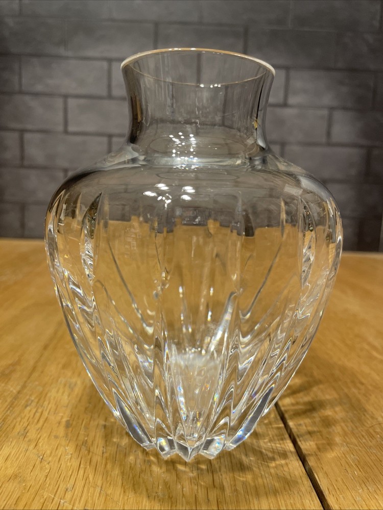 Cameo Crystal Vtg. 5 5/8″ Bud Vase by Atlantis