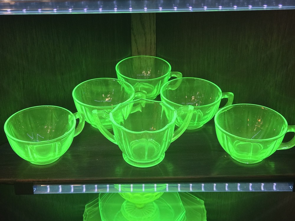 Vintage Jeannette Ultramarine Swirl Uranium Glass 6 Piece Cup and Sugar Set