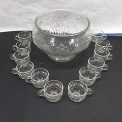 Vintage Jeannette Glass Grape Vine/Fruit Punch Bowl With 12 Cups Very Nice