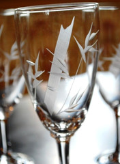 Vintage Set 8 HAND CUT ASIAN BAMBOO STEMS & LEAVES Wine Glasses 5.5″ Hand Blown