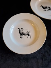 2 Ceramic Animal Plates Cow & Sheep. Black & White 6″ Diamitor Farm Animals
