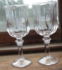 2 Wine Goblets 6 sided Straight Faceted Stem Cut Verticals 7-1/4″ x 2-7/8′ of8