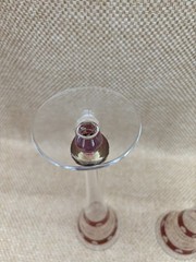 2 Pier 1 l’amour Hand BLOWN CHAMPAGNE Hollow stem flutes Cranberry/Gold Romania