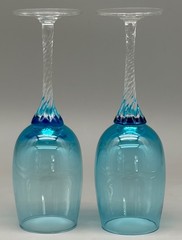 Set 2 Italian Hand Blown BLUE Wine Goblets Art Glasses CLEAR TWISTED STEM 8″