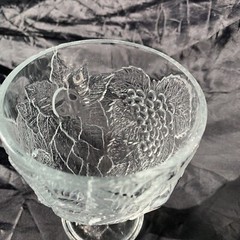OPTIC PASABAHCE TURKEY CIRCLE OF ART GLASS 3D RAISED FRUIT COCKTAIL GLASS