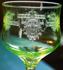Antique NEEDLE ETCHED GREEN URANIUM GLASS Wine Goblet Clear Bubble In Stem c1900