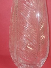 CRYSTAL CUT LEAVES & FERN DESIGN VASE SAW BORDERS 10″ HEAVY!!