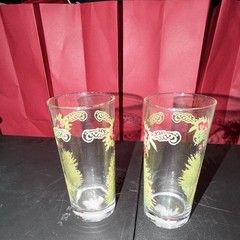Unmarked Set of 2 Clear 16 oz Decorated Christmas Wreath Holly Tumblers