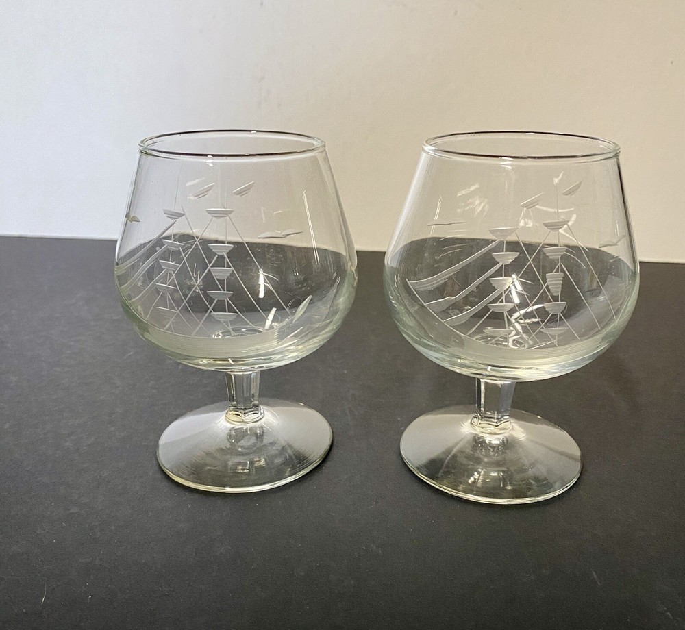 Set of 2 Clipper Sailing Ship Etched Cut Clear Glass Brandy Snifters 6 oz 4.5”