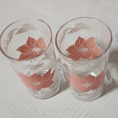 2 Vtg Pink & White Floral Tumblers Glasses Swanky Swig 5″ EUC