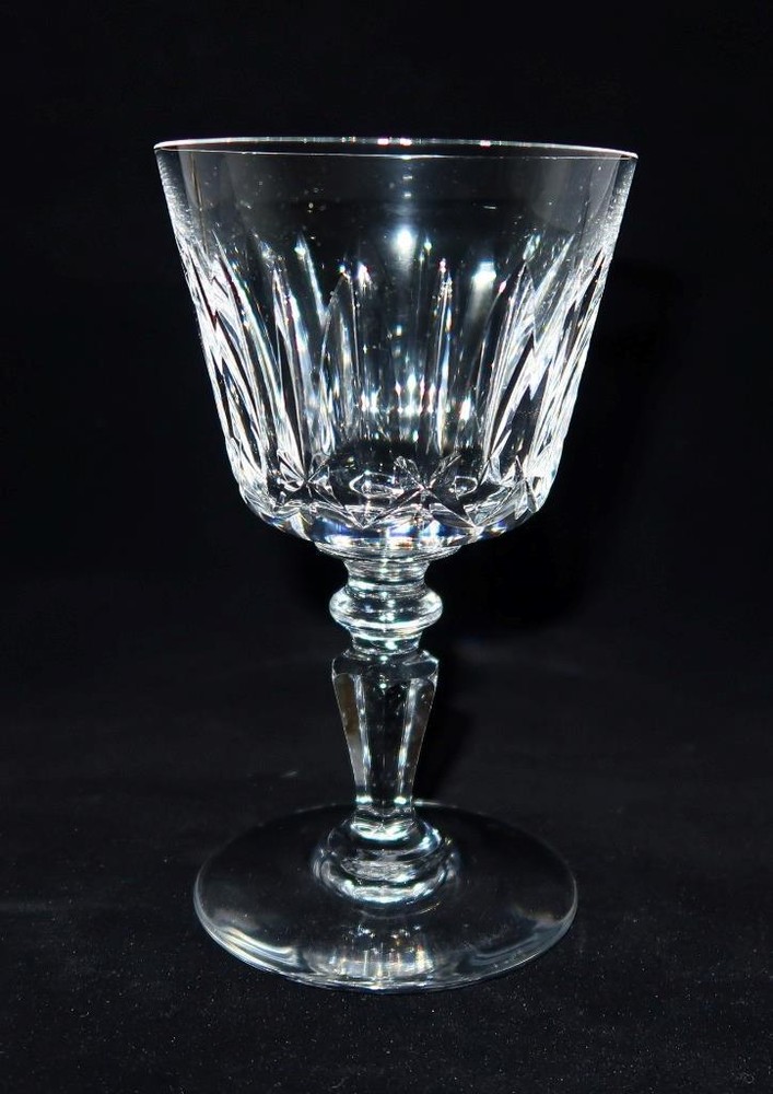Baccarat Crystal Ile Rousse, X & Vertical Cuts Multisided Stem Wine Glass 5 1/2″