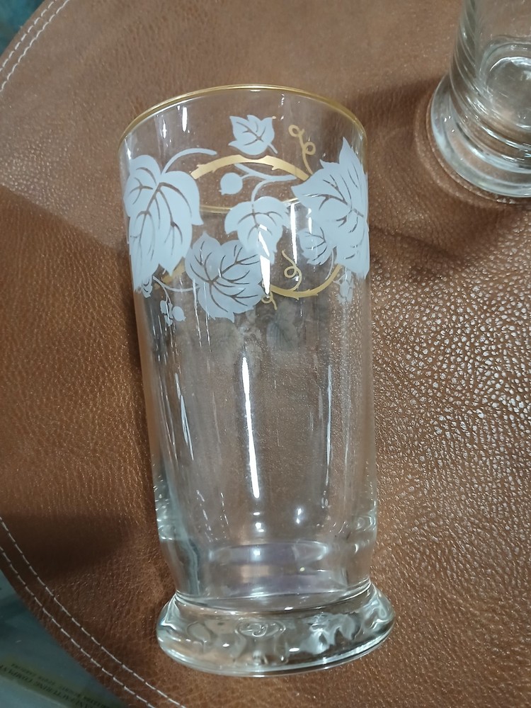 3 vintage Libbey MCM «Ivy Bower» Frosted Grape Leaf glasses with gold trim