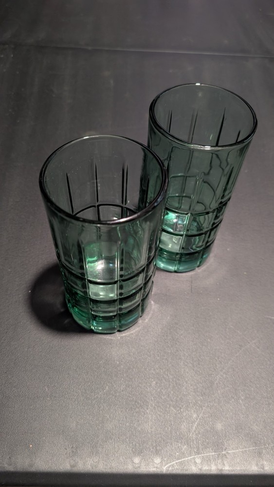Vintage Anchor Hocking Tarten Emerald Green Glass 6″ Set Of 2