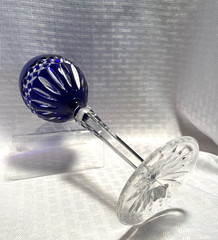 AJKA/GODINGER CADESSIA WINE GLASS COBALT BLUE CUT TO CLEAR CRYSTAL BOHEMIAN TAG