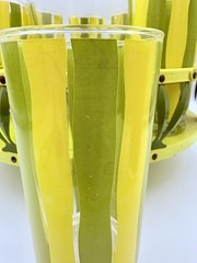 McM daisy drink caddy with striped Lemonade Barwear glasses Yellow Green” Read”