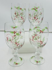 Holiday Holly Berry Wine Glasses Stemware Christmas Floral 7.5″ Goblets Set of 4