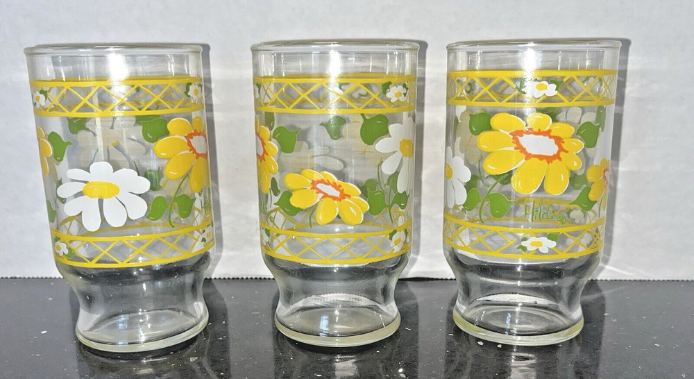Vtg Hildi Daisy Flower Power Lattice Juice Glasses Anchor Hocking 4″ lot of 3