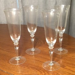 Set of 4 Clear Glass Champagne Flutes Ribbed Elegant Toasting Glasses