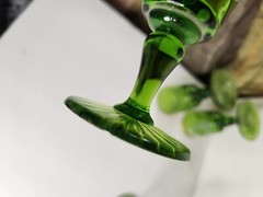 Vintage green sherry/ cordial glasses hand painted READ DESCRIPTION