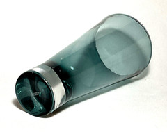 KENNETH COLE REACTION~ Blue-Gray 7.25″ TUMBLER-PILSNER GLASS (Ludlow Blue, 12oz)