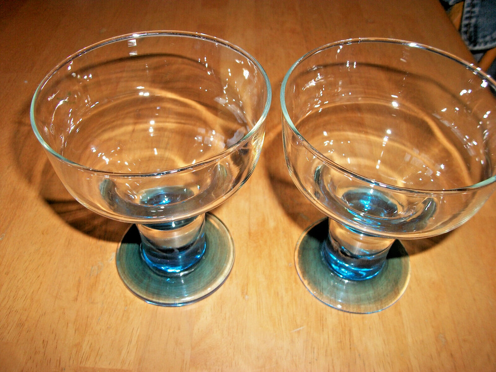 2 ROMANTIC BEACHY Glass Turquoise TEAL Chunky Stems BOOZE BAR COCKTAILS CHIC