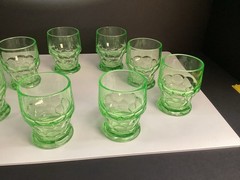 8 VTG uranium green Georgian tumblers 5oz flat depression glass USA