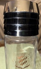 Vintage Maryland State Coat Of Arms Glass Shaker Feature A Tiered Blk/gold Top