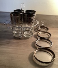 MCM Silver Fade Dorothy Thorpe?? Glass Tumbler Set of 4 W Coasters Carrier