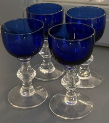 Vtg Cobalt Blue – Set of 6 – 2 WaterWine Glasses, and 4 Cordial w/Clear Stem EUC