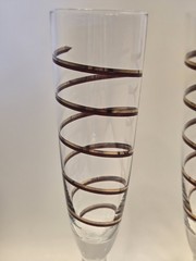 Pier 1 Reddish Brown/Gold Swirline Hand Blown 9″ Flutes Set Of 2 Discontinued