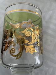 Vintage MCM Highball/Rocks Glasses (7) Green Gold Gilt Leaf Design Footed 1970’s