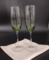 Green Champagne Flute Set of 2 Glasses Measure 9 3/8″ Tall x in2″ Across Top MCM