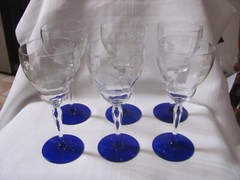 VINTAGE ELEGANT GLASS CRYSTAL ETCH TALL WATER GOBLETS BLUE FEET 7 3/4″ H 6 PCS.