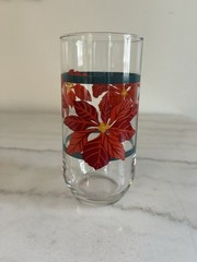 Nice! Set Of 7 Vintage Poinsettia Tumblers Crisa Gibson 5.75” Christmas Holiday
