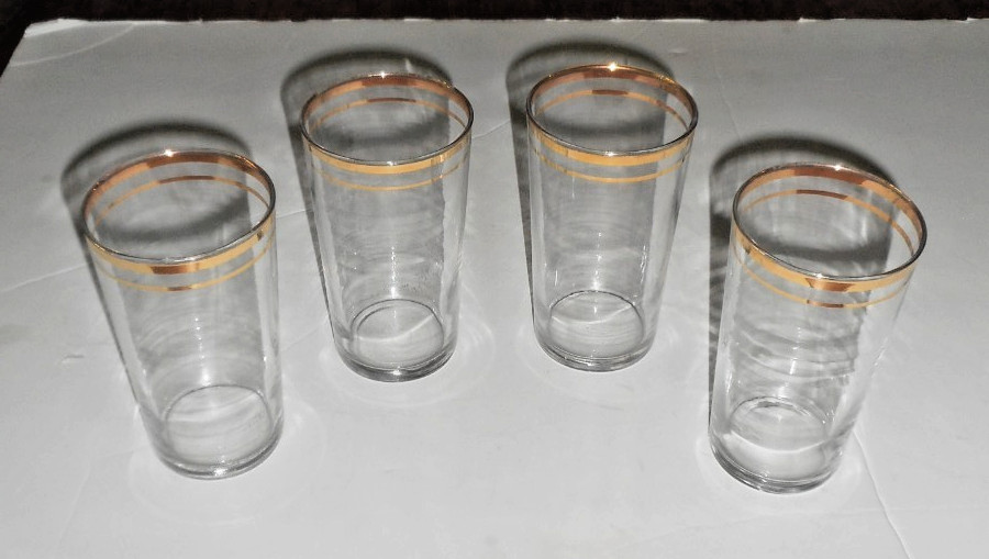 Set of (4) Vtg. Tumbler Glasses- Clear Glass w/Decorative Gold Bands (4 1/2 «)