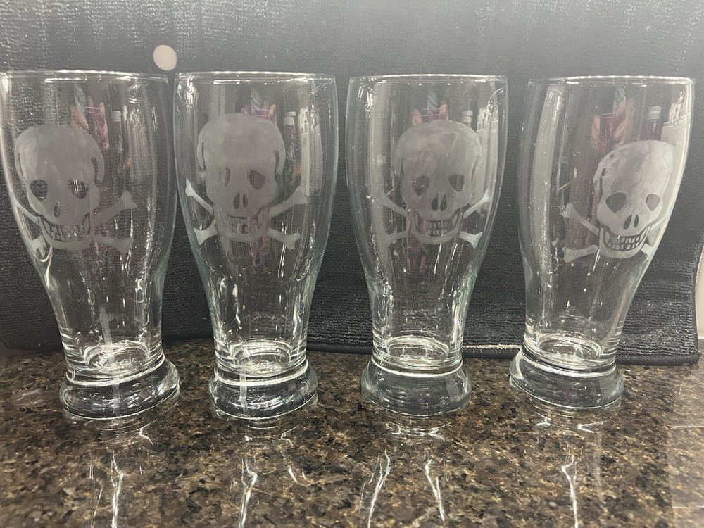 Pilsner Beer Glasses With Etched Skull & Crossbones Set Of 4 16 Oz