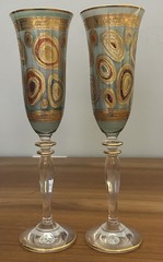 Set of 2 VIETRI Regalia Aqua Champagne Flutes Hand Painted 14K Gold Italy
