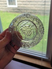 Pretty White US Glass Carnival Glass Palm Beach Berry Bowl Gooseberry Interior