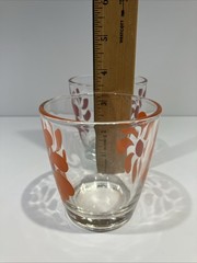 Set Of 2 Hazel Atlas DAISY Sour Cream Glasses Orange Red Flower Power MCM