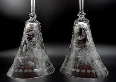 VINTAGE SET OF 2 GLASTONBURY LOTUS ETCHED CUT GLASS WINE GOBLETS, MADE IN USA